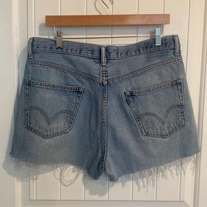 Levi’s cut off jean shorts